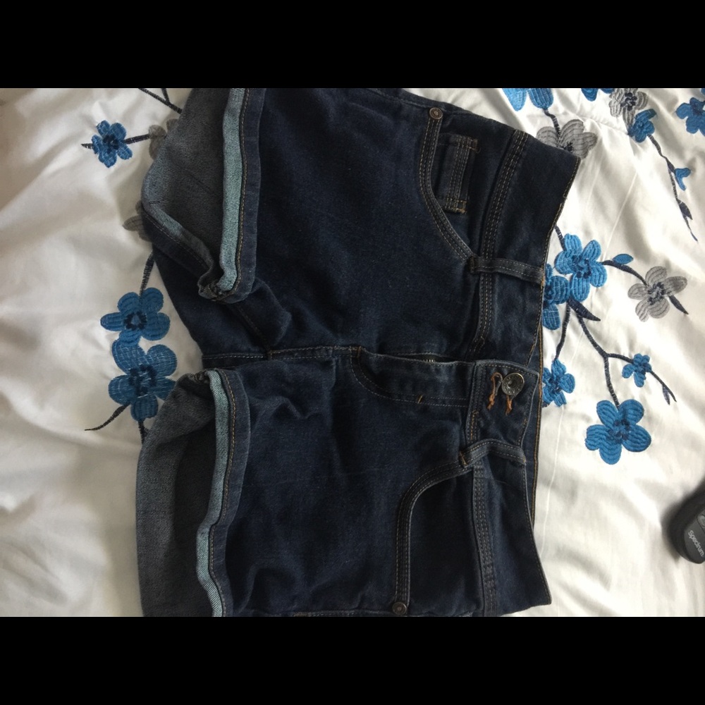 Mid waisted jean shorts